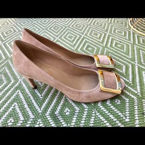 Roger Vivier Suede heels beige